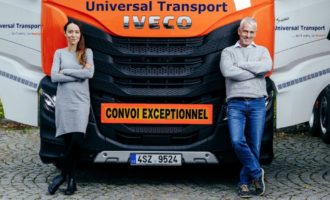 Posílení vedení v Universal Transport Praha