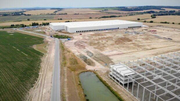 UDI Group finišuje s první halou logistického areálu u Plzně, investuje 3,2 miliardy korun