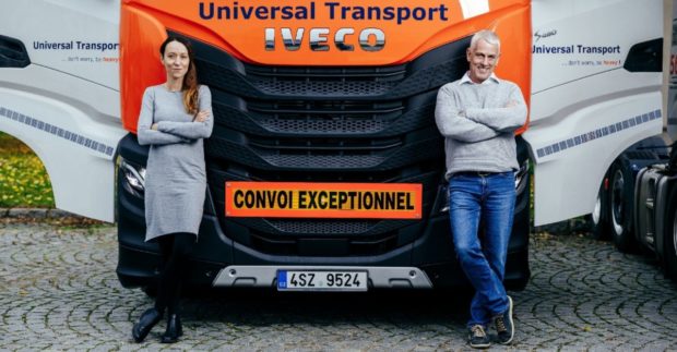 Posílení vedení v Universal Transport Praha