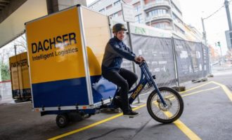 Dachser v Praze zaváží elektrokoly i paletové zásilky
