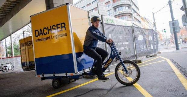 Dachser v Praze zaváží elektrokoly i paletové zásilky