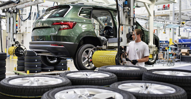 Produkce automobilového průmyslu v Česku klesla za první čtvrtletí téměř o pětinu