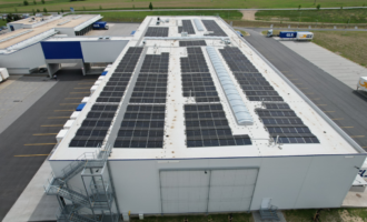 GLS zvyšuje podíl vozidel na elektrický pohon ve flotile, na střeše hubu v Jihlavě má fotovoltaickou elektrárnu