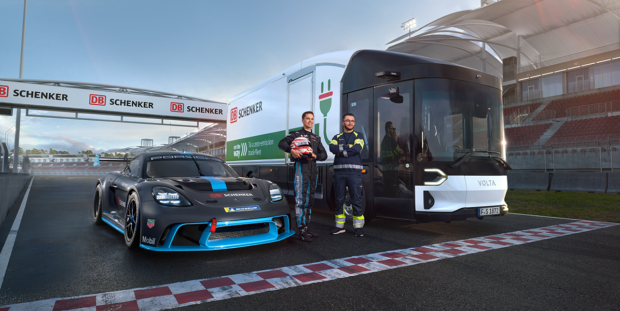 Přepravu elektrického závodního vozu Porsche GT4 zajistí DB Schenker