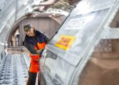DHL Express nabídne zákazníkům přepravy s využitím udržitelného leteckého paliva