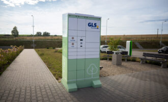 GLS rozšiřuje síť balíkomatů o boxy se solárními panely