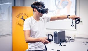 Virtuální realita a umělá inteligence jako HR nástroje: v brandýském Continentalu školí pomocí vlastní gamifikované aplikace
